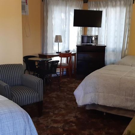 Pine Grove Motel Су-Сент-Мари Экстерьер фото